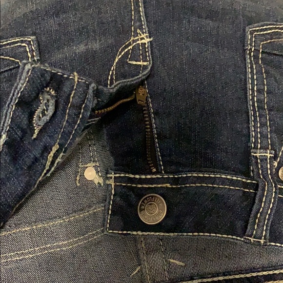 👍🏽Shorts are from the brand called WallFlower - Picture 5 of 6